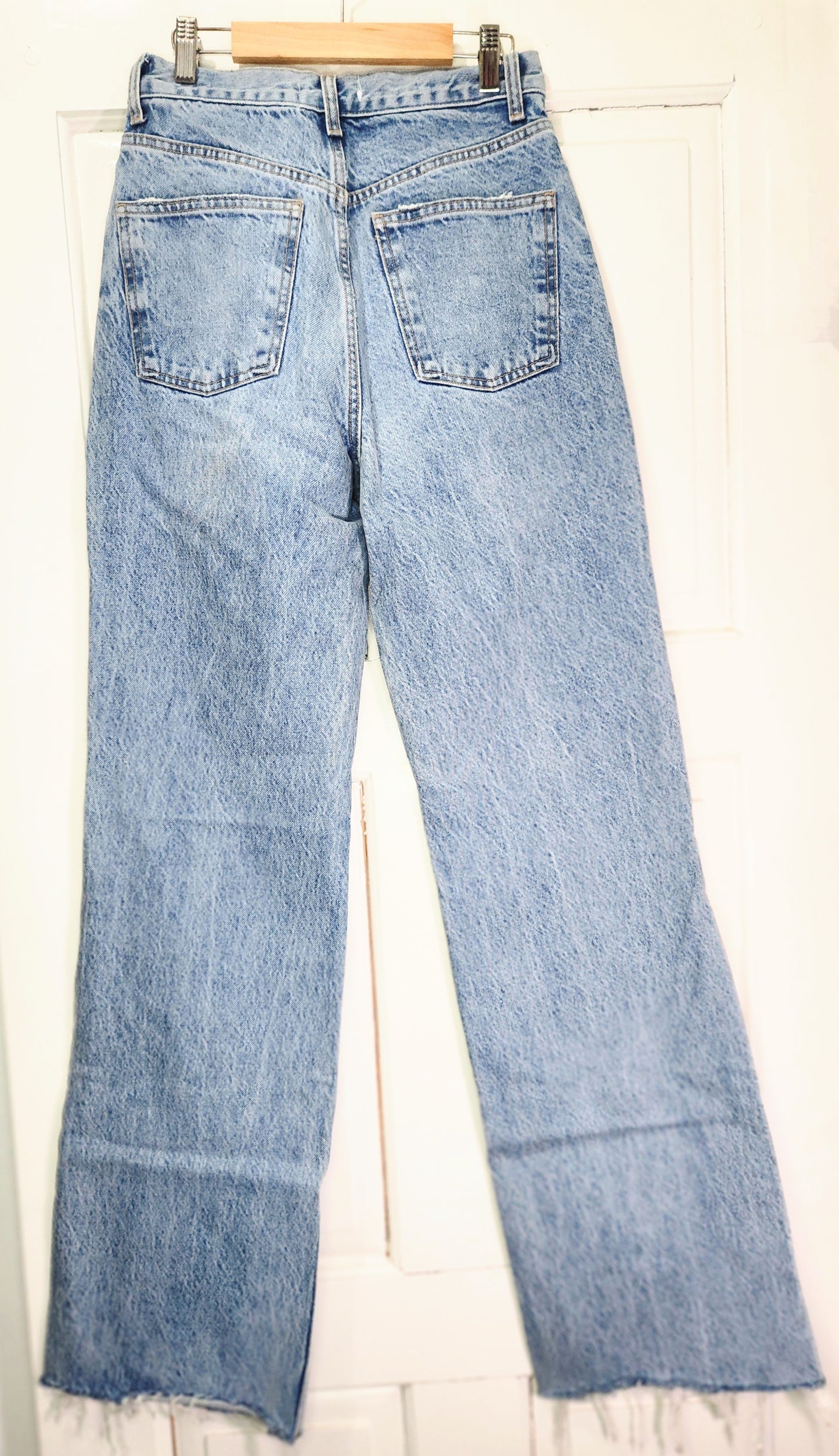 Resale Zara High-Rise light denim jeans size 4