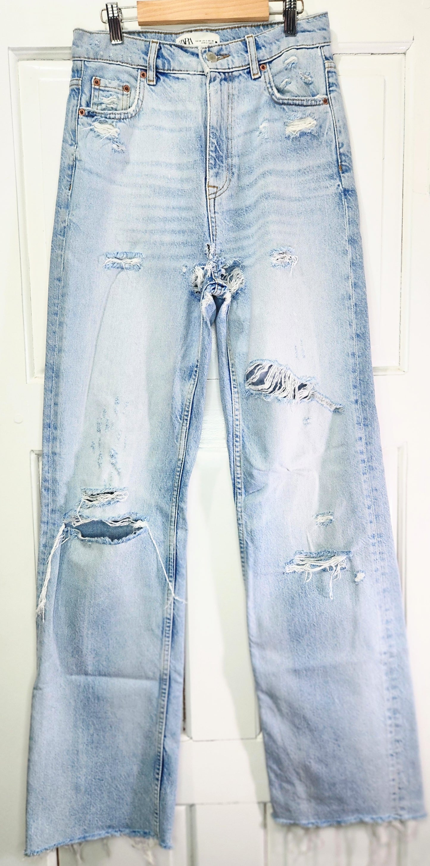 Zara distressed light high waist Jeans USA 4